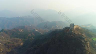 伟大的墙中国绿色山阴霾八达岭空中视图无人机苍蝇横盘整理向上